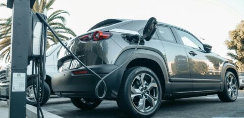 ميزات السيارات الكهربائية