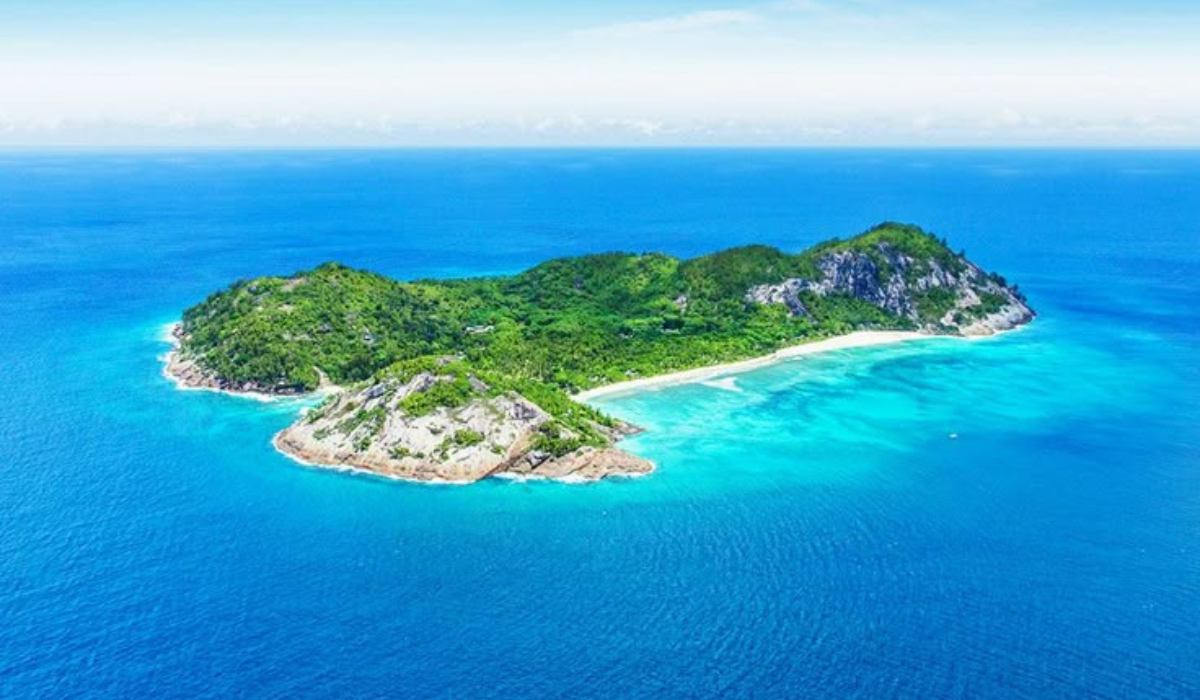 نجوم رجال يملكون جزرًا خاصة