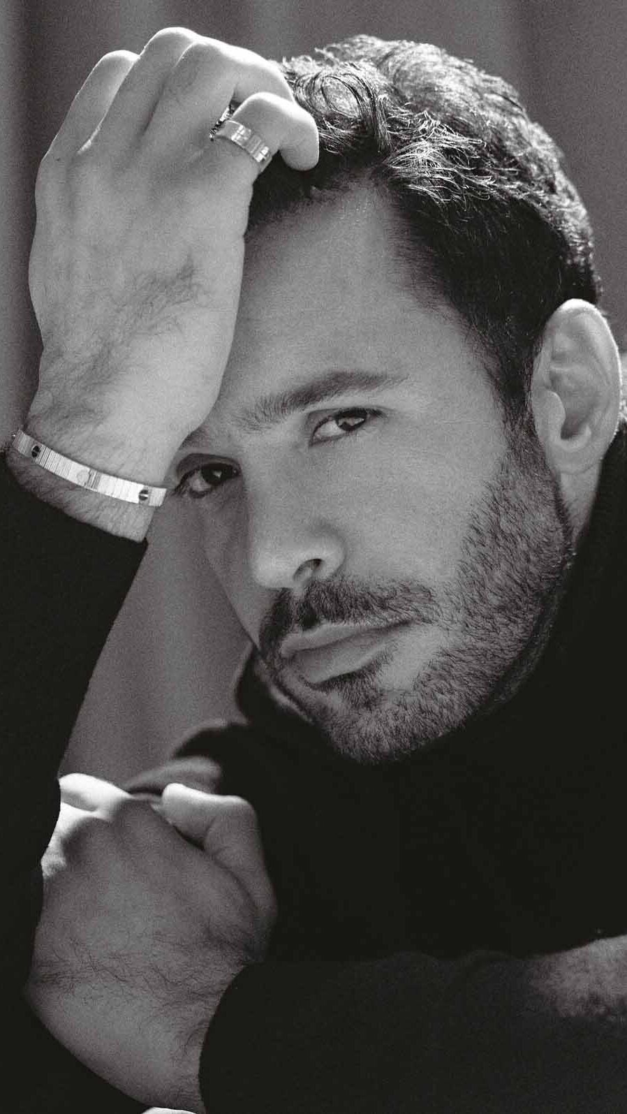 مقابلة حصرية مع نجم غلافنا باريش أردوتش