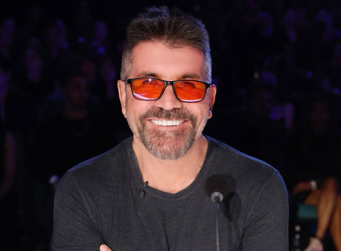 سايمون كاول يفاجئ العالم: “تنقية الدم” تعيد لي شبابي!