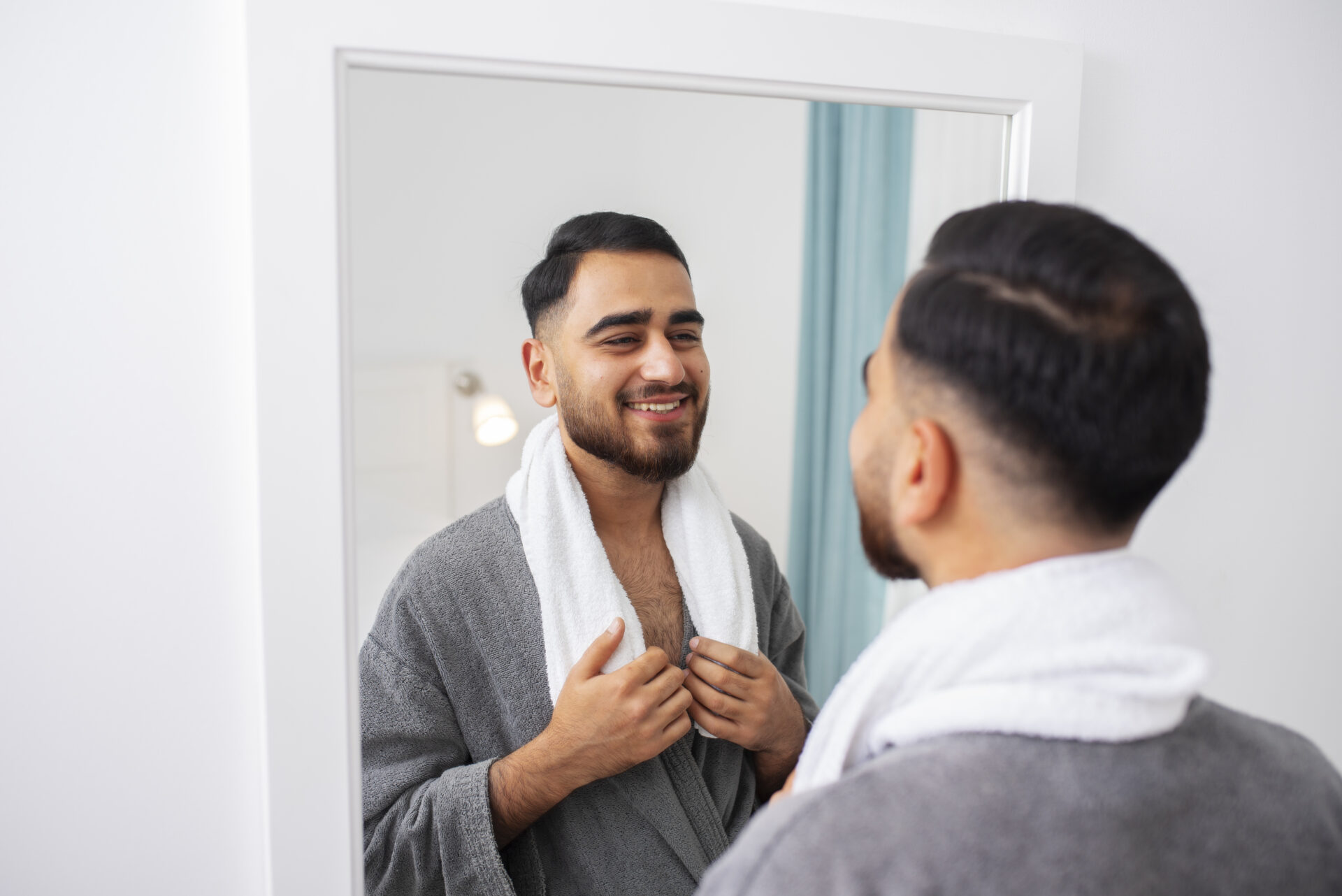 العناية الذاتية للرجال فوق سن الثلاثين: دليل الحفاظ على جاذبية تدوم لسنوات