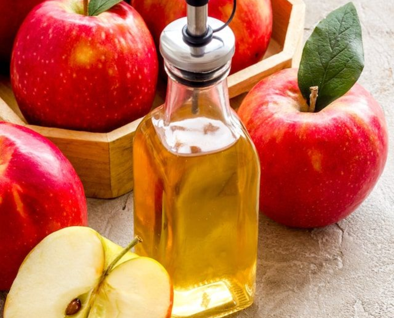 شطف الشعر بخل التفاح سيغيّر روتين عنايتك بالكامل