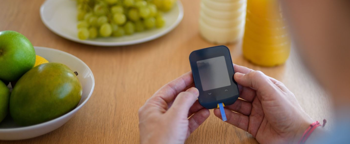 كيف يوازن مريض السكري بين الفريضة والامتثال الصحي؟