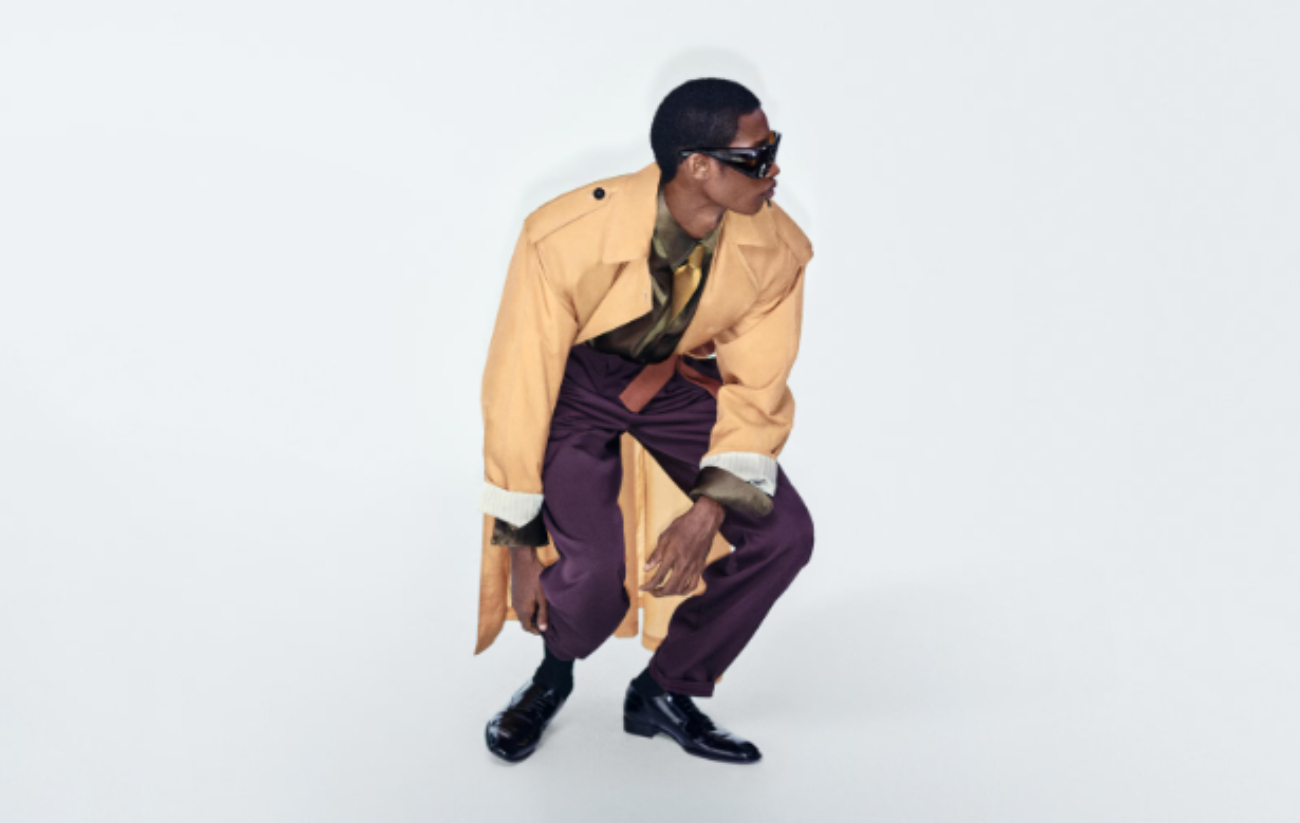 هل أصبحت ربطة العنق داخل القميص علامة الأناقة الجديدة للرجل العصري؟