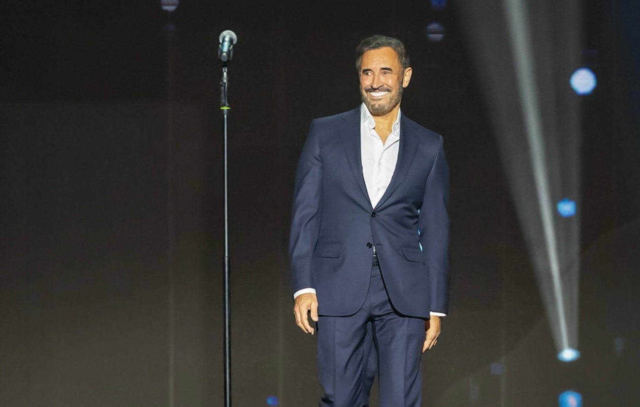 أبوظبي تستعد لاستقبال كاظم الساهر في أمسية فنية ينتظرها الجمهور