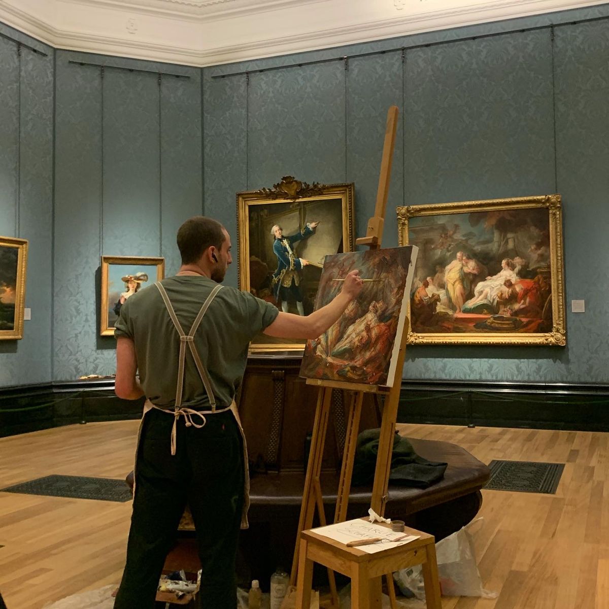 أبعد من الهواية: الفنون البصرية كاستثمار روحي وثقافي للرجل