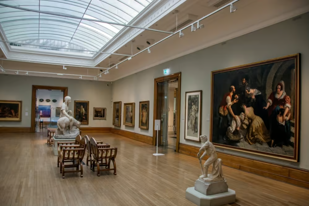 من العُلا إلى بولونيا… كيف يتحرك العالم فنياً في أسبوع واحد؟