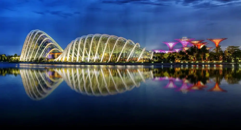 سنغافورة ابتكار الطبيعة تحت القباب الزجاجية