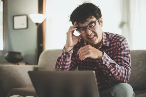 مخاطر التشخيص الذاتي
