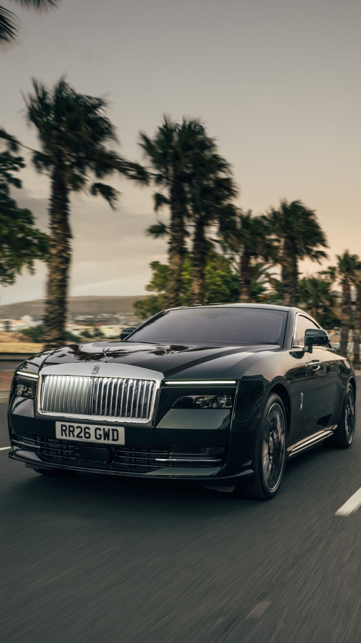 Rolls-Royce تعيد تعريف الفخامة الكهربائية مع احدث سياراتها