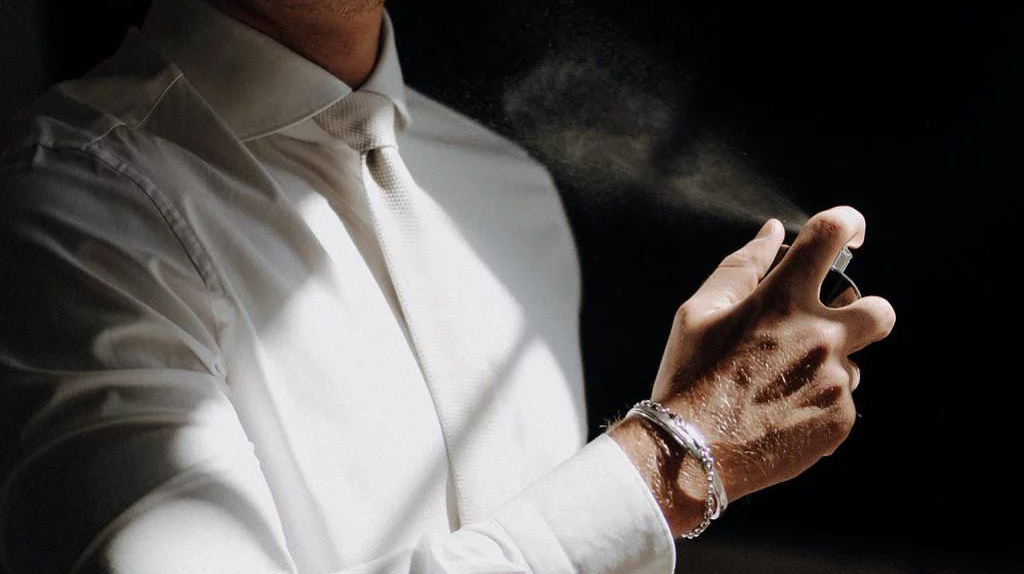 لماذا يحتاج كل رجل إلى عطر يعبّر عنه؟