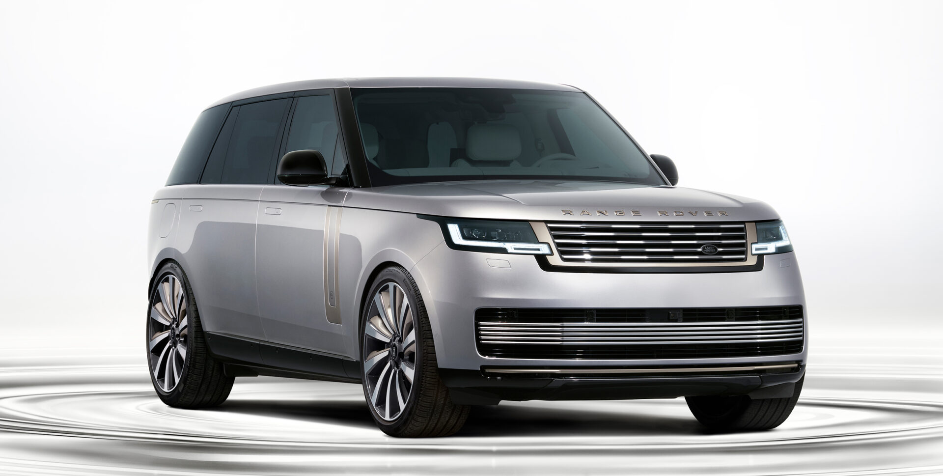 Range Rover ترفع سقف الفخامة والإبتكار مع آخر إصداراتها