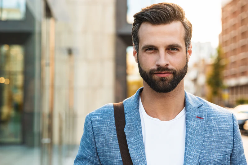 كيف تكون حلاقة الرجل وإطلالته متناسقة مع فصل الخريف؟