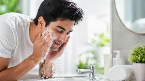الوجه